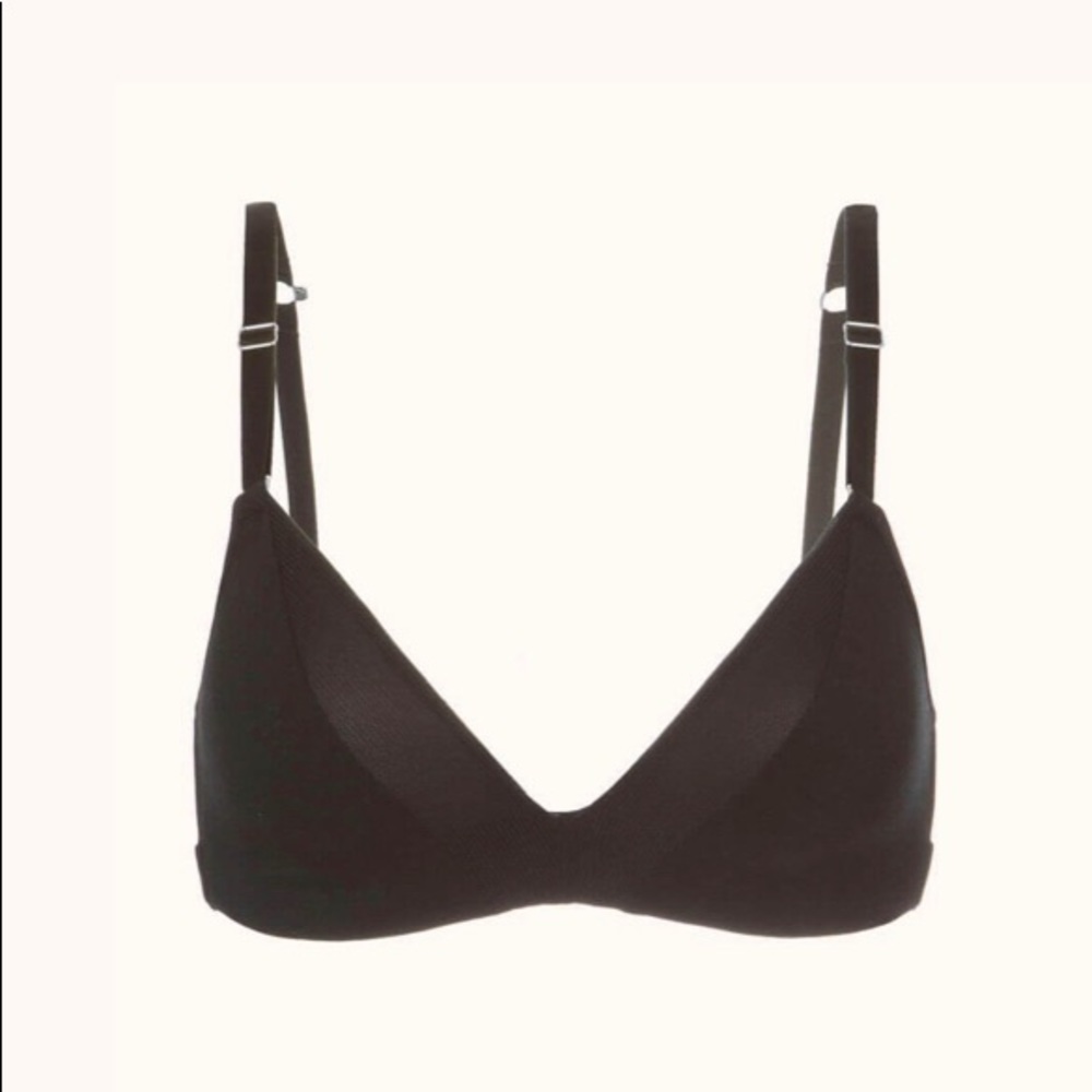 NWT Lively All-Day Deep V No Wire Bra